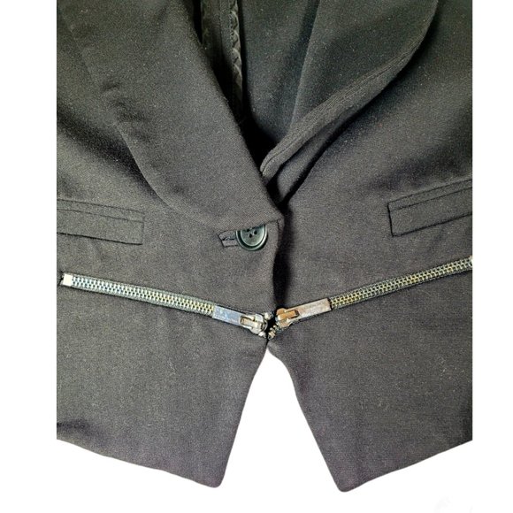 BCBG Cropped black blazer with zipper detailing. - Picture 9 of 11